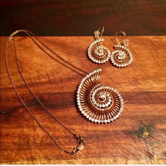 Nautilus Shell Simulated Diamond Necklace Set - Picture 2 of 6